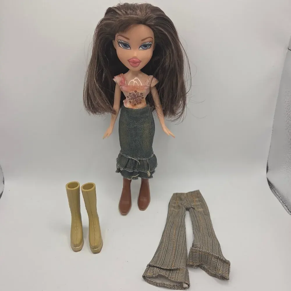Vintage 2003 Bratz Style It Dana Doll with Original Clothes & Boots